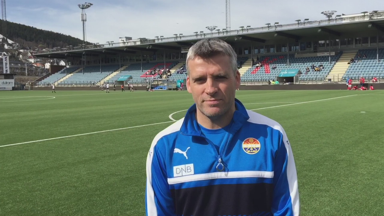 Toro Ole foran Aalesund-kampen